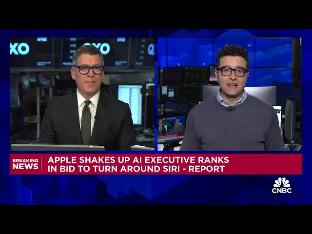 Apple shakes up AI executive ranks