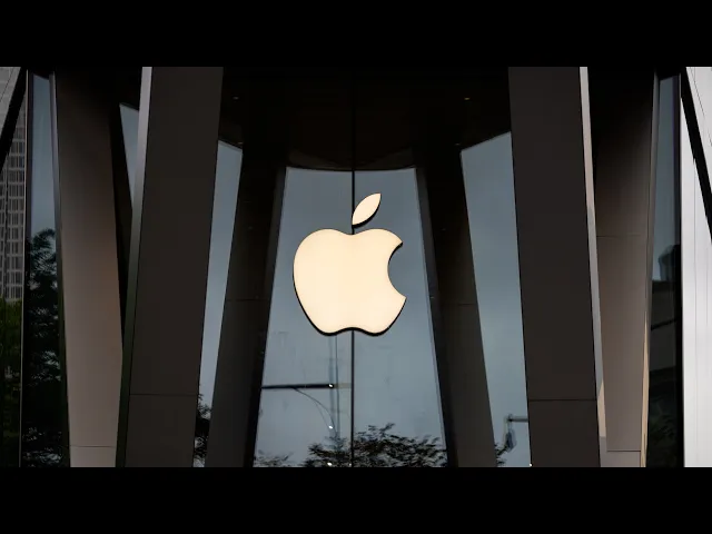 Apple’s AI Model Executive Shifts to Meta